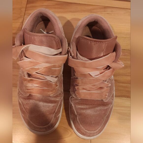 Nike Air Jordan 1 Low Pink Velvet 2022 Size 7.5 Used Rare Retro - Picture 3 of 8